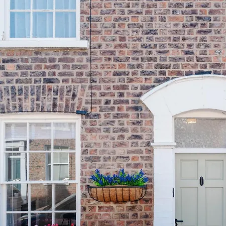 Hébergement de vacances Luxury Victorian Terrace Inside Walls York